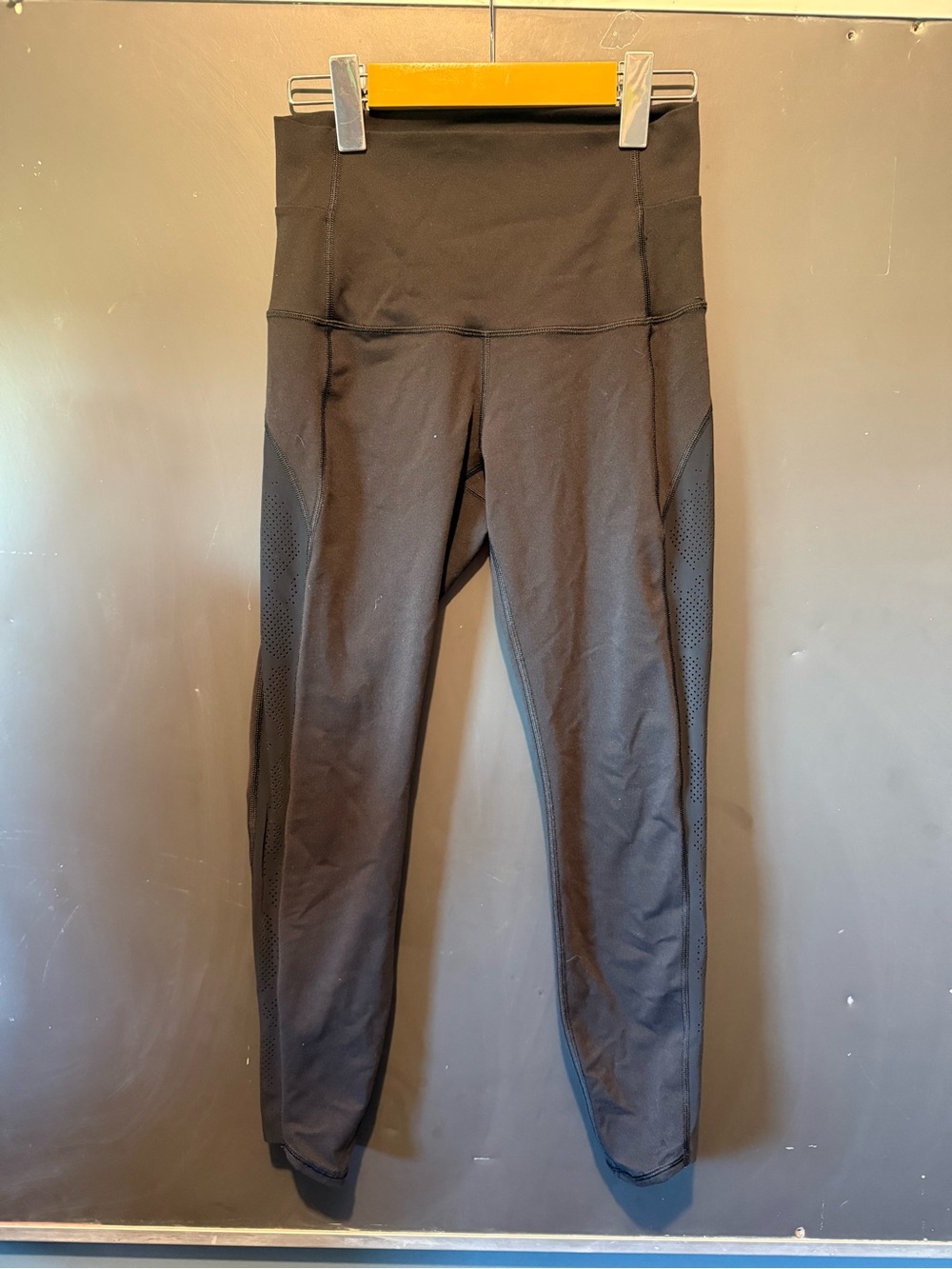 Lululemon Laser side cut venting leggings